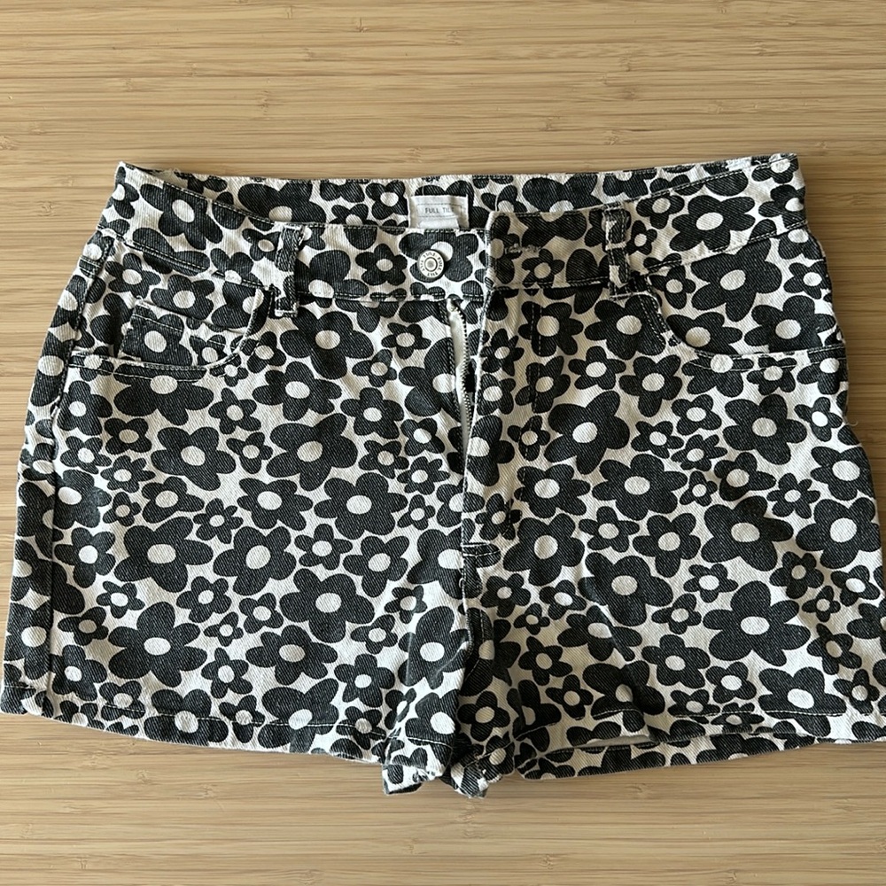 Full Tilt Floral Jean Short, Mid Rise, 28